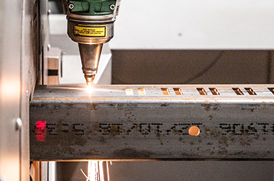 Behlen MFG - Automatisation sophistiquée pour l'usinage de tubes en acier